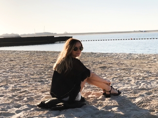 Laura Cosoi feet photo 12