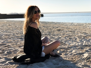Laura Cosoi feet photo 11