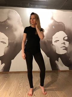 Laura Cosoi feet photo 11