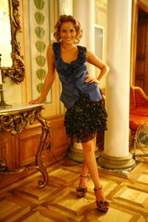 Laura Cosoi feet photo 10