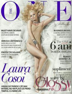 Laura Cosoi feet photo 11