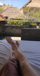 Laura Cosoi feet photo 3