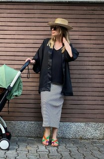Laura Cosoi feet photo 16