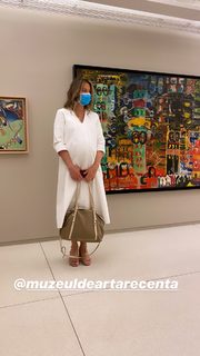 Laura Cosoi feet photo 10