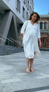 Laura Cosoi feet photo 9
