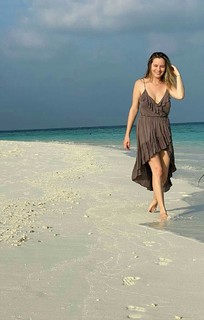 Laura Cosoi feet photo 15