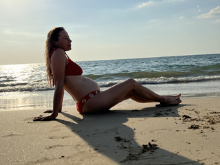 Laura Cosoi feet photo 15