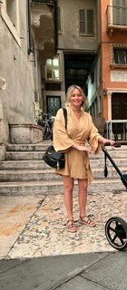 Laura Cosoi feet photo 8