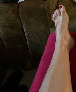 Laura Cosoi feet photo 16