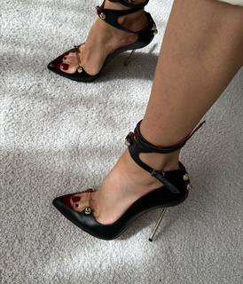 Laura Cosoi feet photo 14