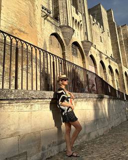 Laura Cosoi feet photo 12