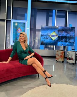 Laura Cosoi feet photo 16
