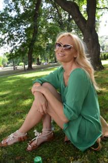 Laura Cosoi feet photo 10