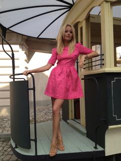 Laura Cosoi feet photo 7