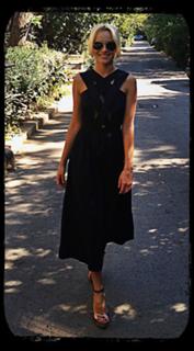 Laura Cosoi feet photo 2