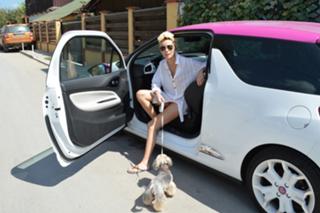 Laura Cosoi feet photo 17