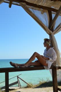 Laura Cosoi feet photo 15