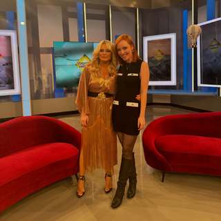 Laura Cosoi feet photo 4