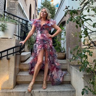 Laura Cosoi feet photo 8