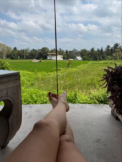 Laura Cosoi feet photo 1