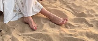 Laura Cosoi feet photo 14