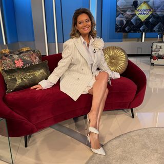 Laura Cosoi feet photo 9