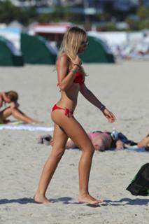 Laura Cremaschi feet photo 2