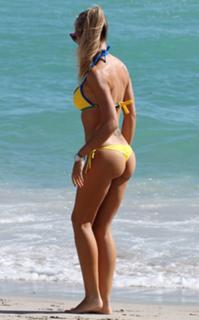 Laura Cremaschi feet photo 13