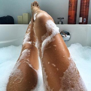 Laura Cremaschi feet photo 9