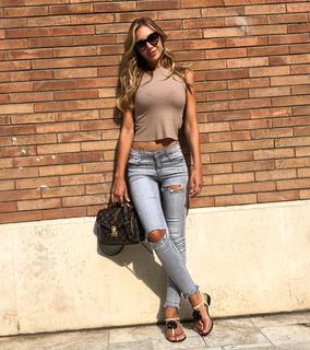 Laura Cremaschi feet photo 10