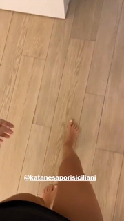 Laura Cremaschi feet photo 18