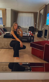 Laura Cremaschi feet photo 16
