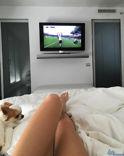 Laura Cremaschi feet photo 9