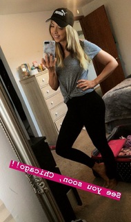 Laura Dennis feet photo 11