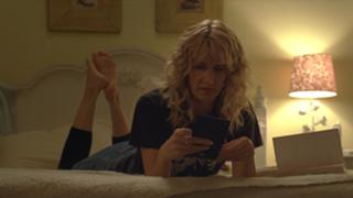Laura Dern feet photo thumbnail