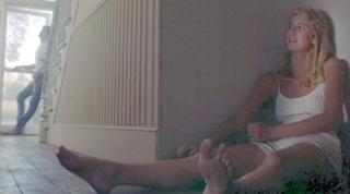 Laura Dern feet photo thumbnail
