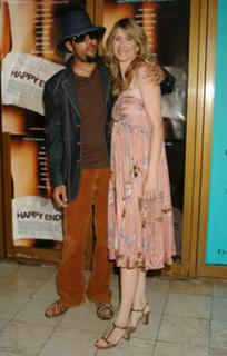 Laura Dern feet photo thumbnail