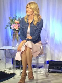 Laura Dern feet photo thumbnail