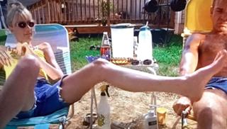 Laura Dern feet photo thumbnail