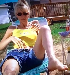 Laura Dern feet photo thumbnail