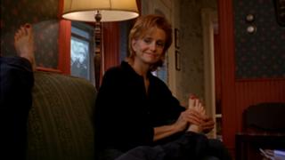 Laura Dern feet photo thumbnail