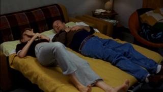 Laura Dern feet photo thumbnail