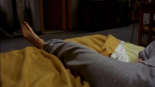 Laura Dern feet photo thumbnail