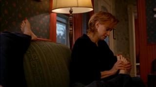 Laura Dern feet photo thumbnail