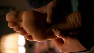 Laura Dern feet photo thumbnail