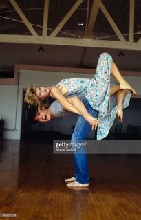 Laura Dern feet photo thumbnail