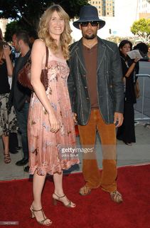 Laura Dern feet photo thumbnail