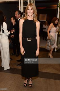 Laura Dern feet photo thumbnail
