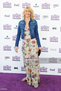 Laura Dern feet photo thumbnail