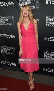 Laura Dern feet photo thumbnail